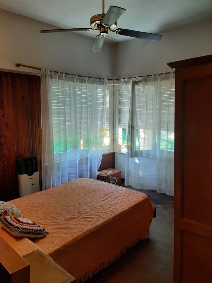 CASA CON DEPARTAMENTO EN EXCELENTE UBICACION (Centrica), sobre 2 terrenos