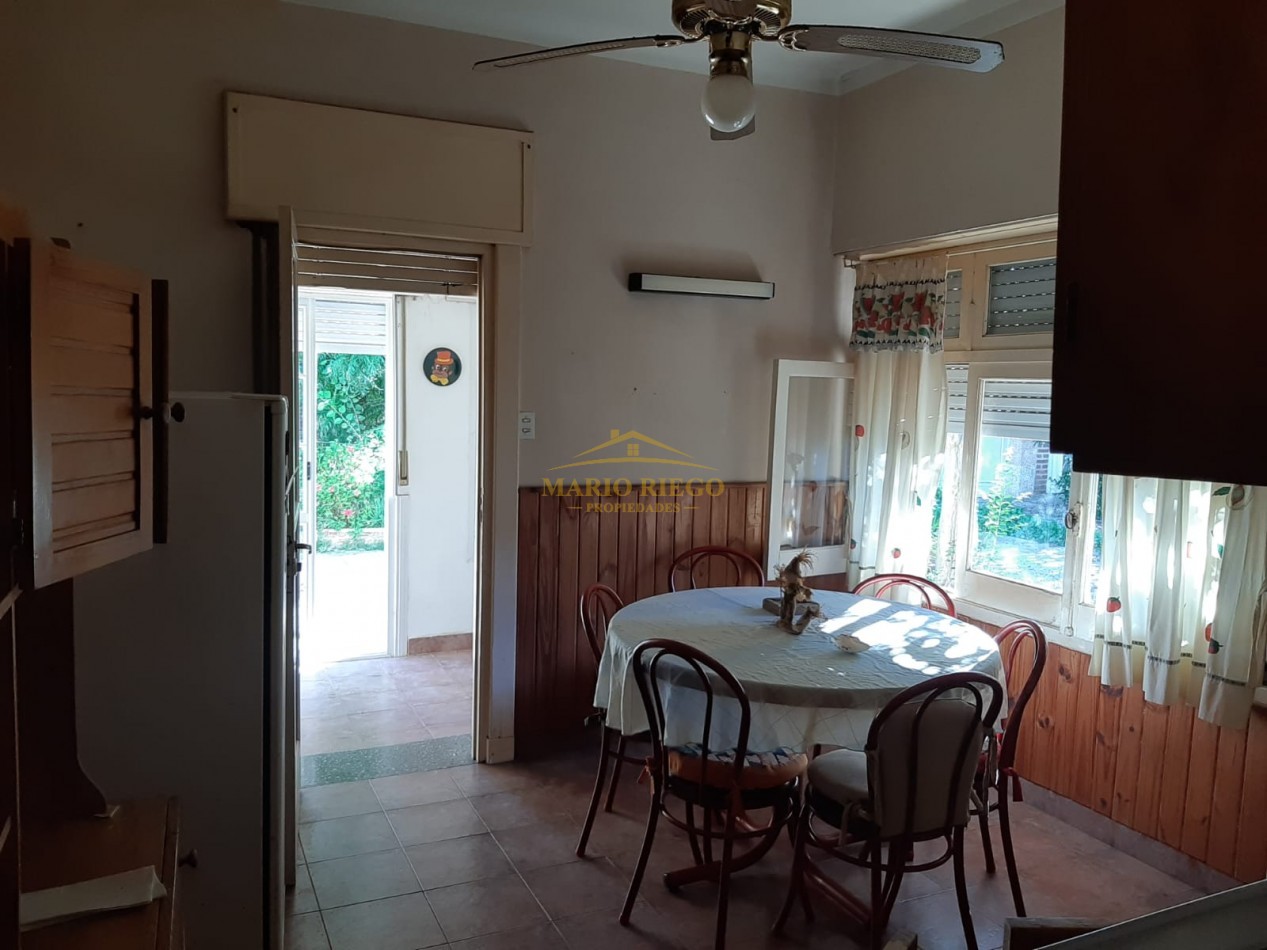 CASA CON DEPARTAMENTO EN EXCELENTE UBICACION (Centrica), sobre 2 terrenos