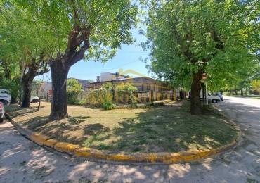 VENTA CASA SOBRE ESQUINA en EXCELENTE UBICACION 